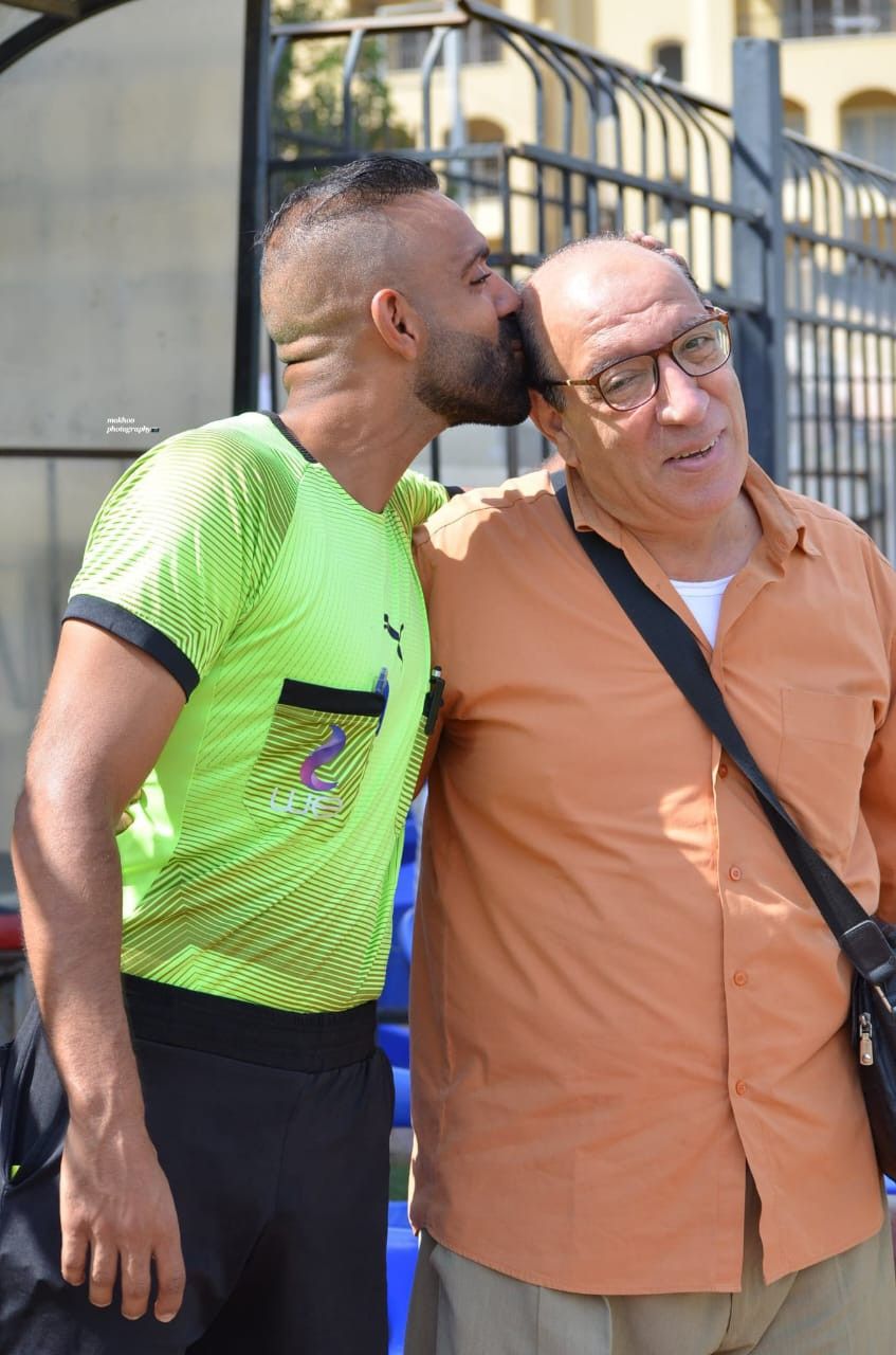 يعتبره "var"بشري في المدرجات..قصة الحكم حسام عطوة ووالده في ملاعب القسم الثاني - الخليج الان