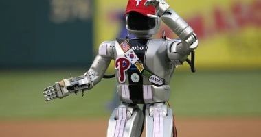 دوري البيسبول الأمريكي يعتمد تقنية الحكم الآلي بنظام التحديات بدءًا من 2026