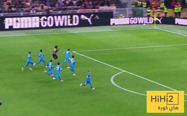 شاهد صورة اللقطة المثيرة للجدل من مباراة ميلان و نابولي