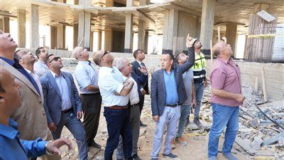 وزير العمل يقود حملة بالعاصمة الإدارية لإيقاف المنشآت غير الملتزمة بالسلامة المهنية - الخليج الان