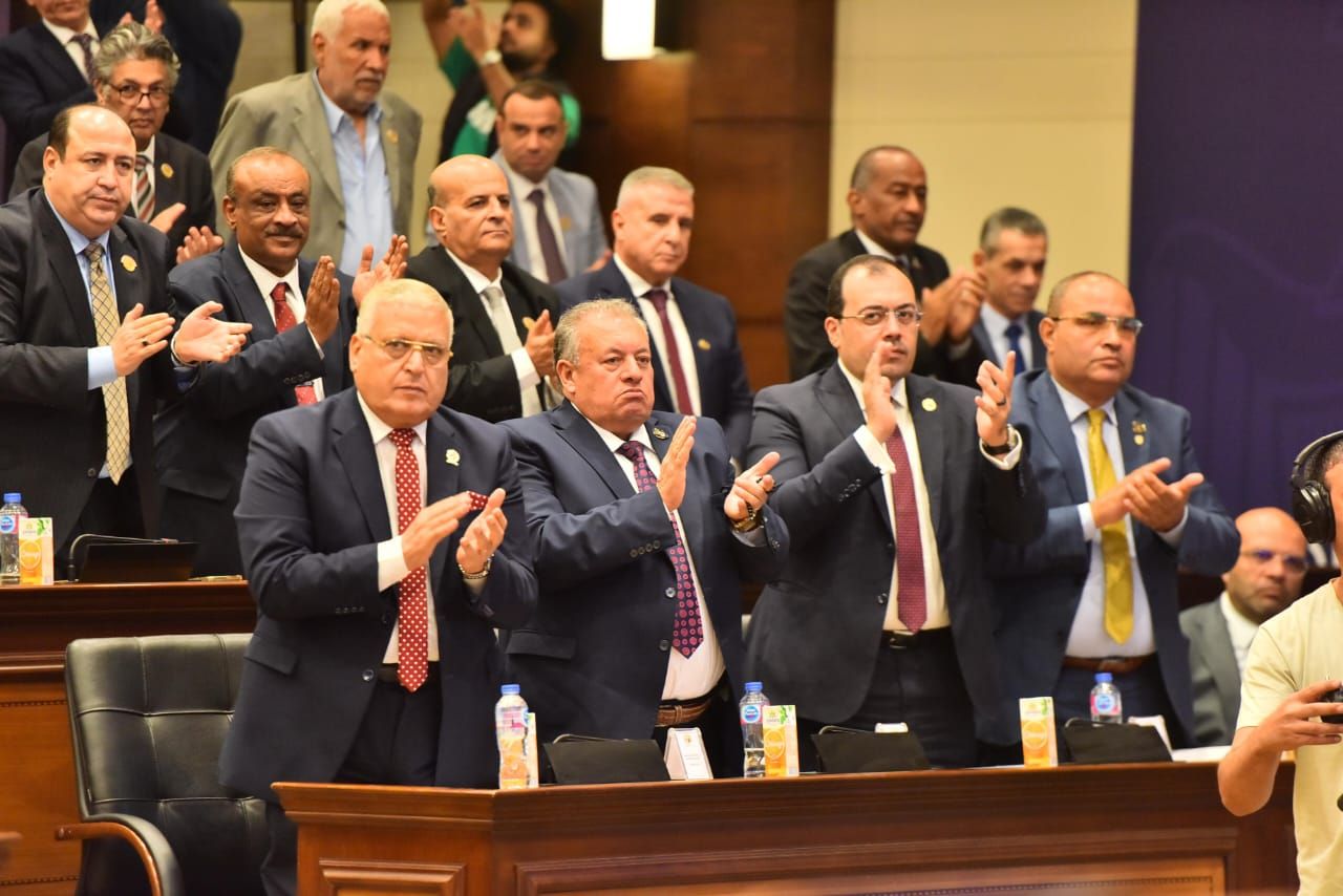 حماة الوطن يعقد المؤتمر العام غير العادي.. والفريق محمد عباس حلمي رئيسا للحزب - الخليج الان