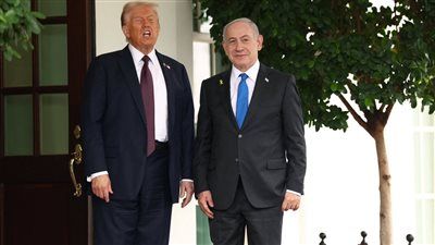 «نتنياهو بين ضغوط الداخل وتحولات ترامب بشأن غزة».. هل تحمل هذه الزيارة نهاية الحرب أم استمرار الغزو العسكري؟ - الخليج الان