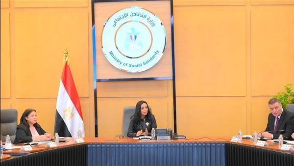 وزيرة التضامن تترأس اجتماع اللجنة الدائمة للإشراف على منظومة عمل الرائدات الاجتماعيات