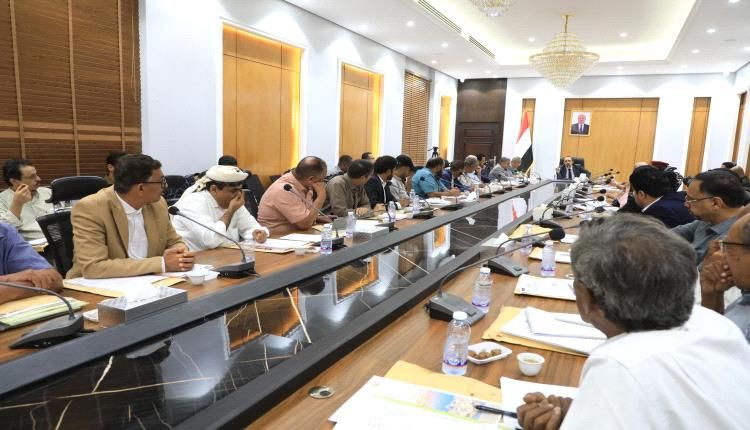 المكتب التنفيذي بمحافظة حضرموت يعقد اجتماع استثنائي