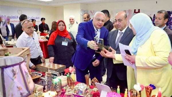 بمشاركة 23 مدرسة.. افتتاح معرض منتجات التعليم الفني بالعاصمة الإدارية│صور