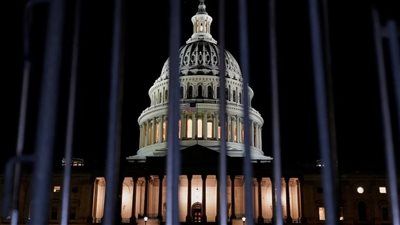 «شلل اقتصادي يضرب الولايات المتحدة».. ماذا يعني الإغلاق الحكومي في أمريكا؟ - الخليج الان