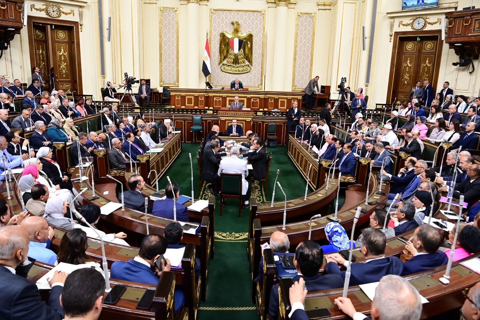 جبالي في الجلسة الافتتاحية للنواب: نجدد الاصطفاف والوقوف خلف الرئيس السيسي لما يقدمه لمصر على كافة المستويات - الخليج الان