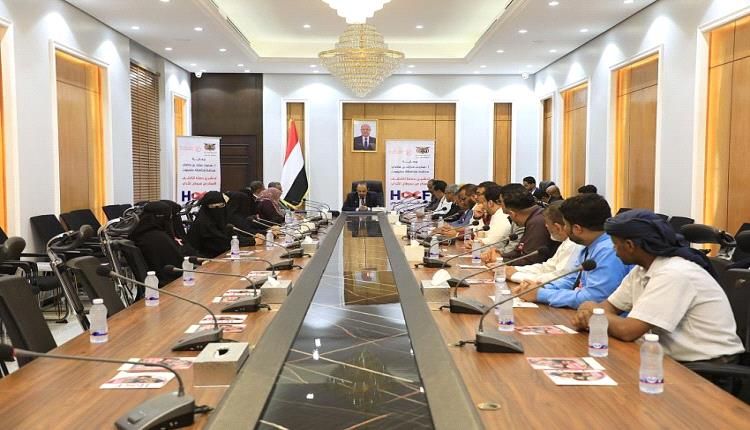 محافظ حضرموت يدشّن فعاليات "الشهر الوردي" لمكافحة سرطان الثدي