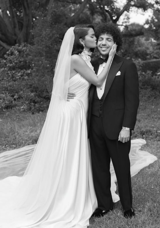 لقطات ساحرة.. سيلينا غوميز تشارك صورا جديد من حفل زفافها - الخليج الان