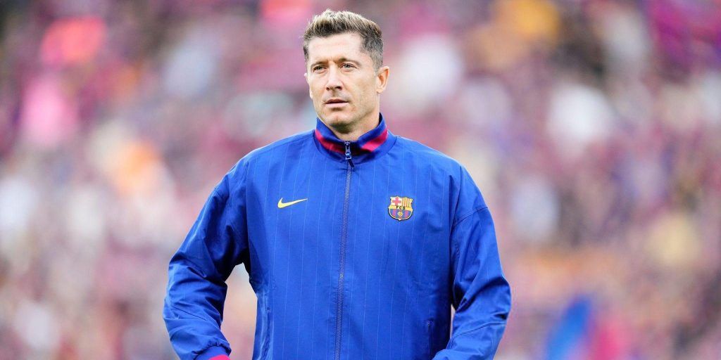 ليفاندوفسكي منفتح على البقاء في برشلونة