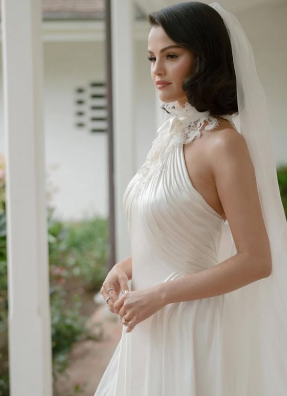 لقطات ساحرة.. سيلينا غوميز تشارك صورا جديد من حفل زفافها - الخليج الان