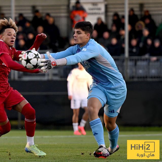 حارس “لا فابريكا” يتفوق على كورتوا ولونين