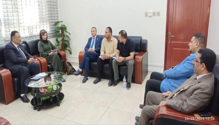 رئيس مصلحة الجمارك يبحث مع ممثل منظمة العمل من أجل مكافحة الجوع تسهيل دخول المساعدات إلى اليمن