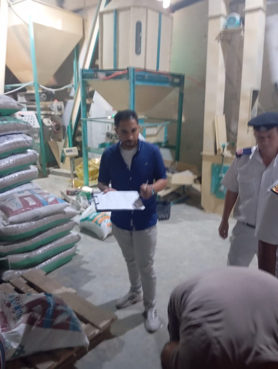 الزراعة تواصل حملات مكافحة غش الأعلاف وتضبط 73 طنًا مجهولة المصدر بـ4 محافظات - الخليج الان