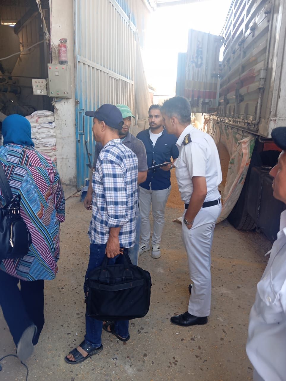 الزراعة تواصل حملات مكافحة غش الأعلاف وتضبط 73 طنًا مجهولة المصدر بـ4 محافظات - الخليج الان