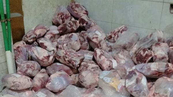 ضبط طن لحوم فاسدة داخل مصنع غير مرخص بالإسكندرية