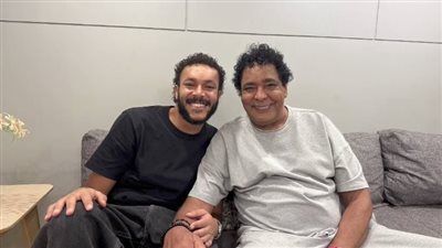 استعدادًا لديو غنائي جديد.. ويجز مع محمد منير في أحدث ظهور - الخليج الان