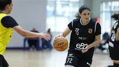 سيدات سلة الأهلي يفوز على الجزيرة في دوري المرتبط - الخليج الان