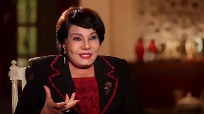 فردوس عبد الحميد: أحمد زكي اتضايق مني عشان رفضت أعمل مشهد «قبلة» معاه - الخليج الان