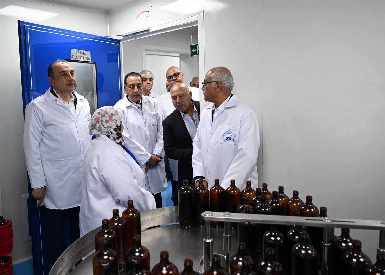رئيس الوزراء يفتتح مصنع إنتاج الخامات الدوائية ومصنع المطهرات بشركة النصر للكيماويات الدوائية في القليوبية - الخليج الان