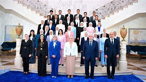 بحضور انتصار السيسي.. وزير التعليم العالي يعلن تقديم 34 منحة كاملة لأوائل التعليم الفني