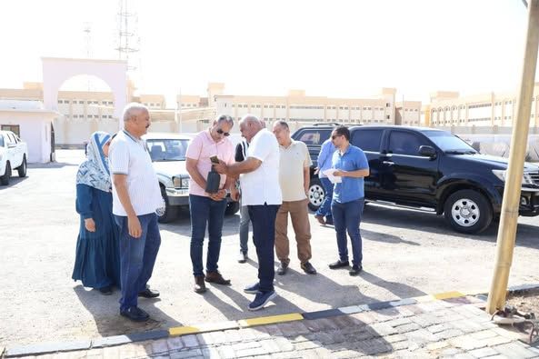 محافظ البحر الأحمر يوجّه بتجهيز مقابر الشهداء بالغردقة استعدادًا لاحتفالات نصر أكتوبر المجيد - الخليج الان