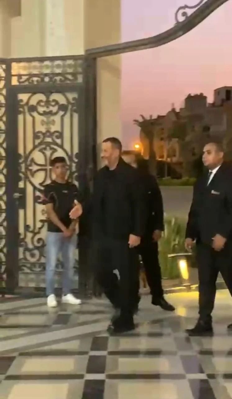 ماجد المصري ومحمود حميدة وداليا البحيري أول الحضور في زفاف نجل الفنان هاني رمزي.. صور - الخليج الان