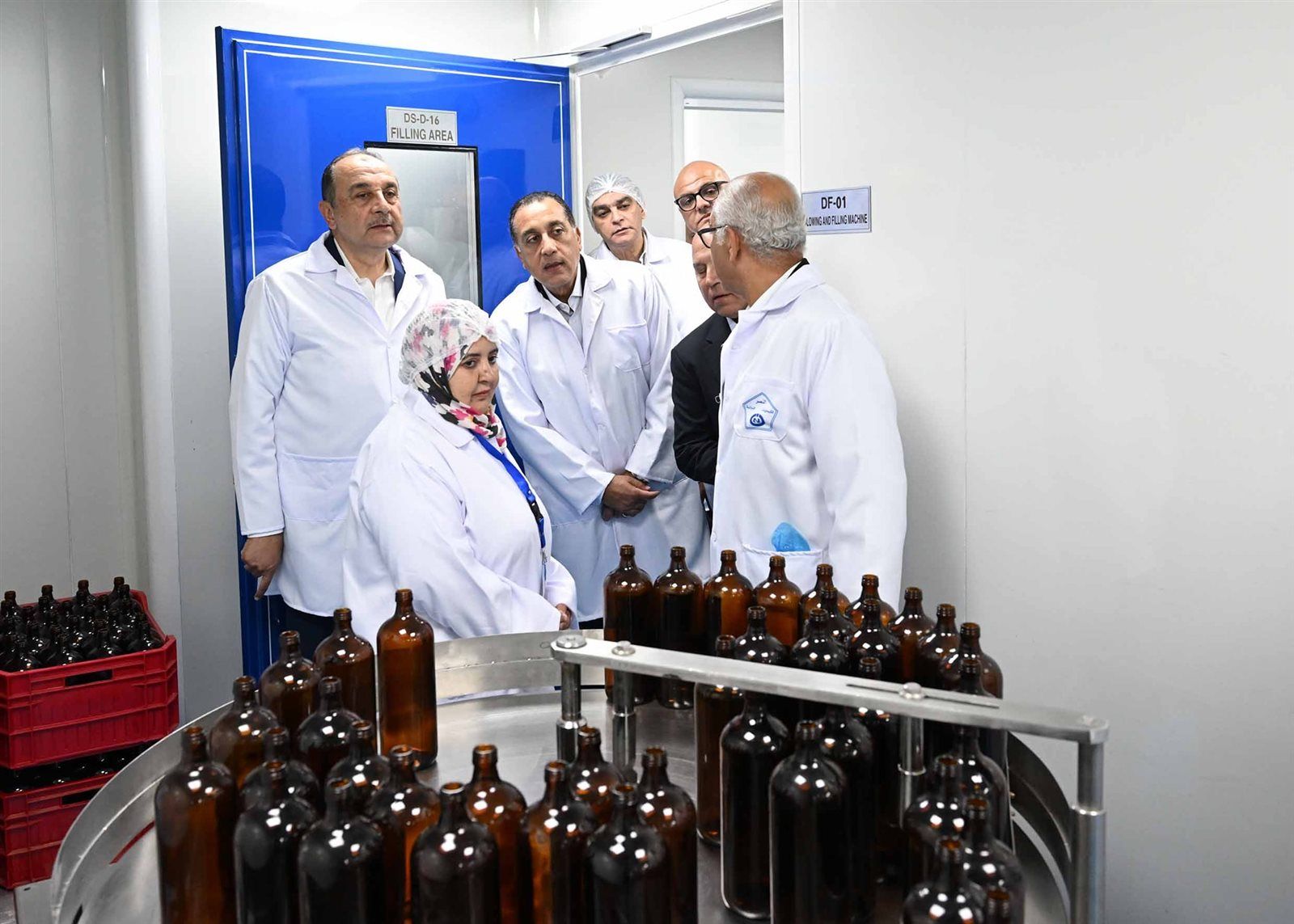 رئيس الوزراء يفتتح مصنع إنتاج الخامات الدوائية ومصنع المطهرات بشركة النصر للكيماويات الدوائية في القليوبية - الخليج الان