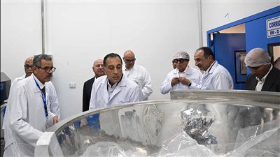 رئيس الوزراء يفتتح مصنع إنتاج الخامات الدوائية ومصنع المطهرات بشركة النصر للكيماويات الدوائية في القليوبية - الخليج الان