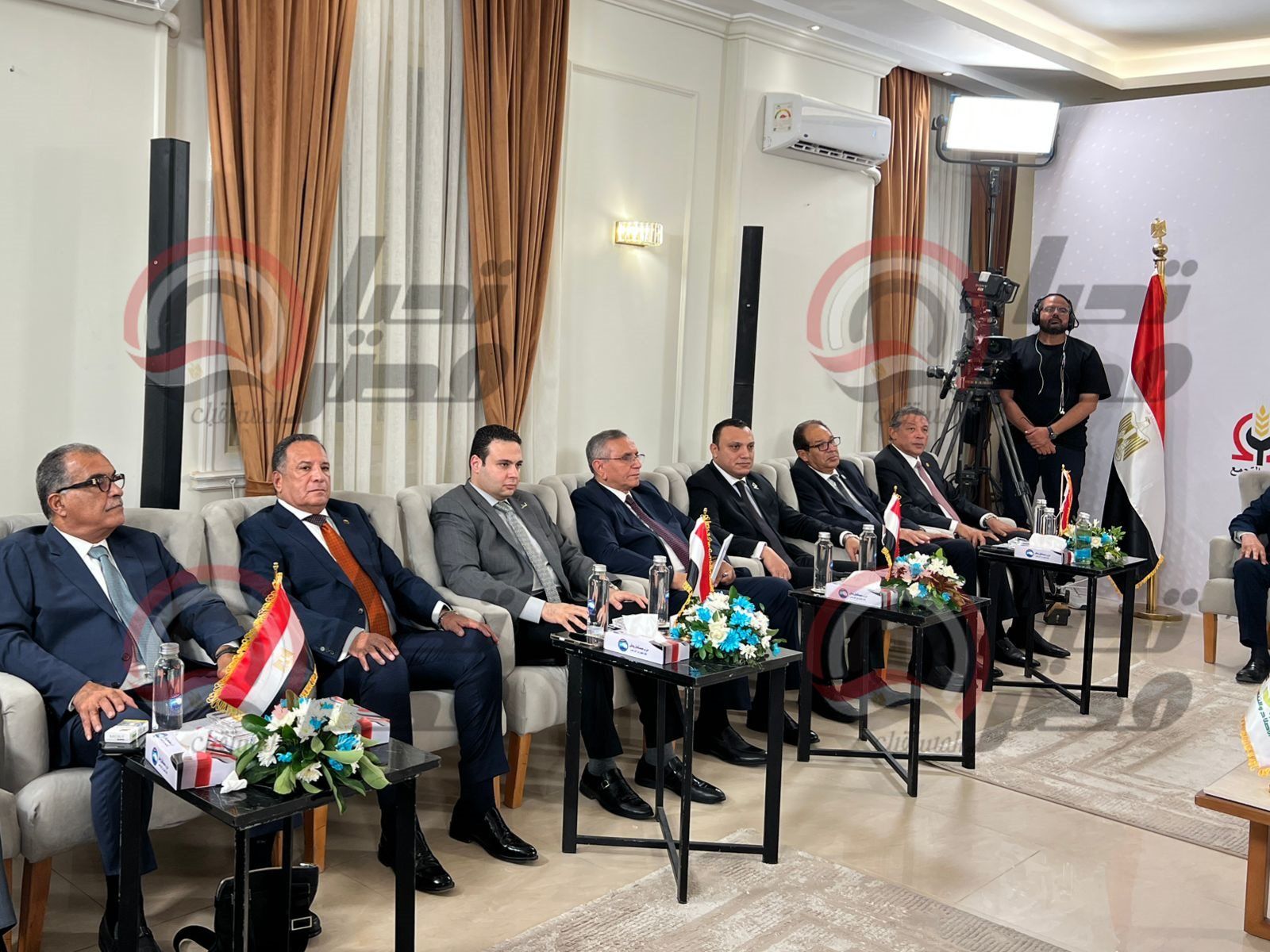 رئيس الوفد عبد السند يمامة ضمن اجتماع القائمة الوطنية لانتخابات النواب ٢٠٢٦..صور - الخليج الان