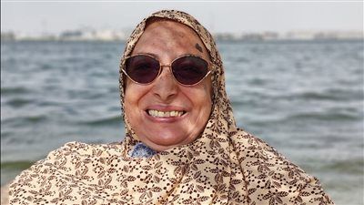 في" ذكرى اكتوبر المجيد "من شاطئ القنال إلى قلب النصر.. فايقة حنيدق ممرضة الإسماعيلية التي داوت جراح الأبطال وكرمها السادات - الخليج الان