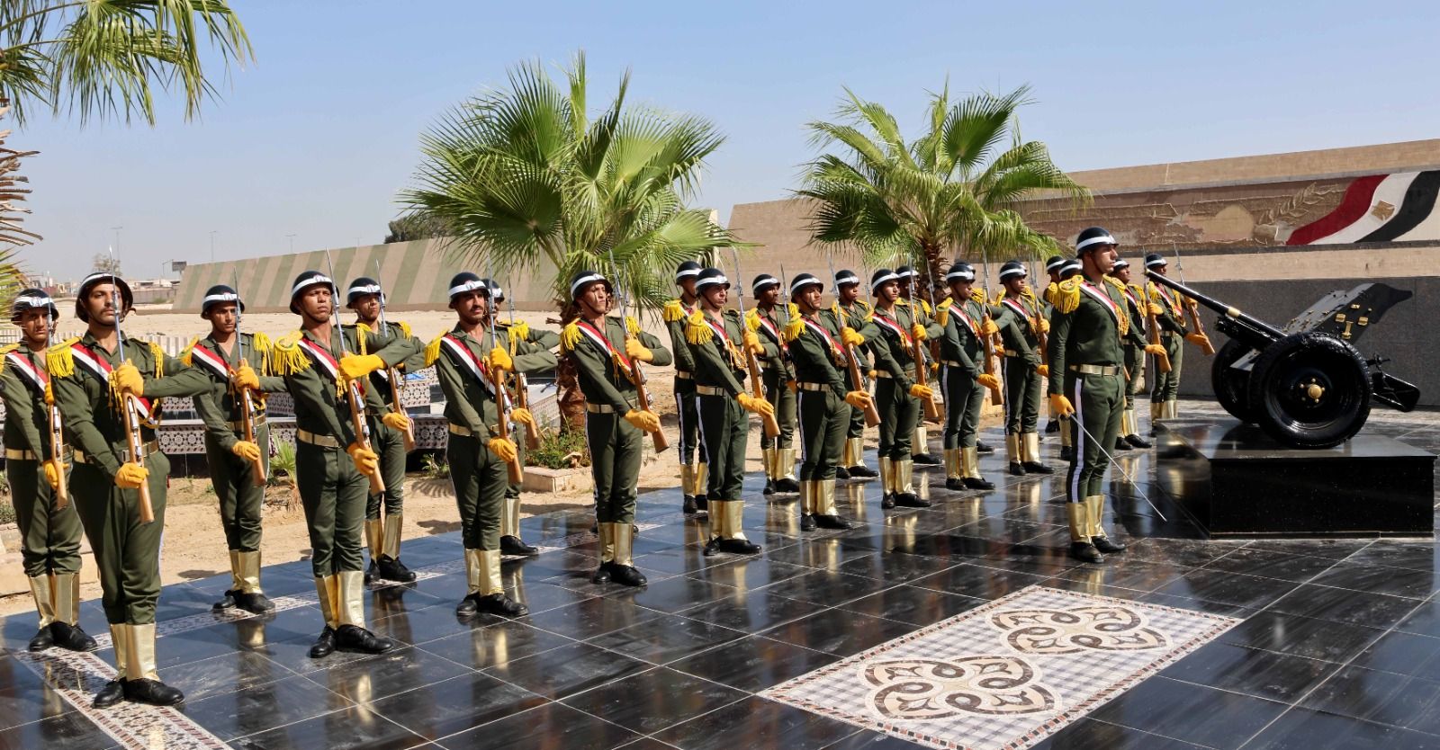 في الذكرى الثانية والخمسين لانتصارات أكتوبر.. محافظ الإسماعيلية يضع إكليل الزهور على النصب التذكاري لشهداء الجيش الثاني الميداني - الخليج الان