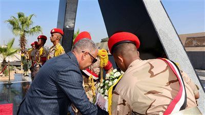 في الذكرى الثانية والخمسين لانتصارات أكتوبر.. محافظ الإسماعيلية يضع إكليل الزهور على النصب التذكاري لشهداء الجيش الثاني الميداني - الخليج الان