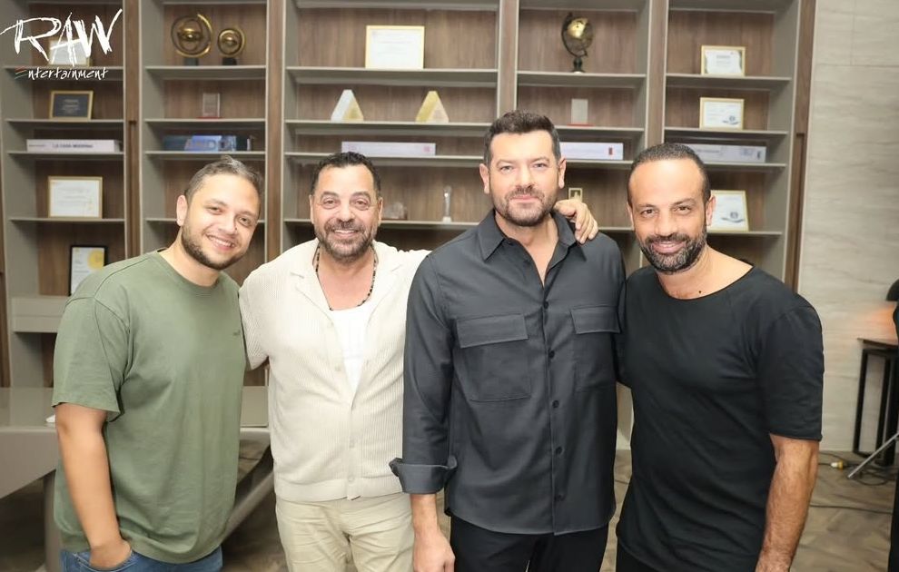 تمهيدا لعرضه.. عمرو يوسف يشارك كواليس جديدة من فيلم السلم والتعبان 2 - الخليج الان