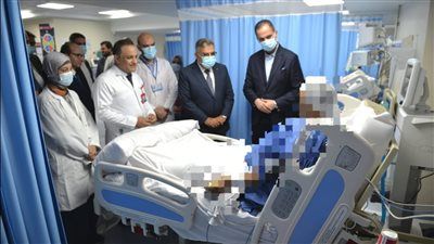 نجاح جراحة دقيقة لاستئصال ورم سرطاني بمستشفى فايد المركزي - الخليج الان