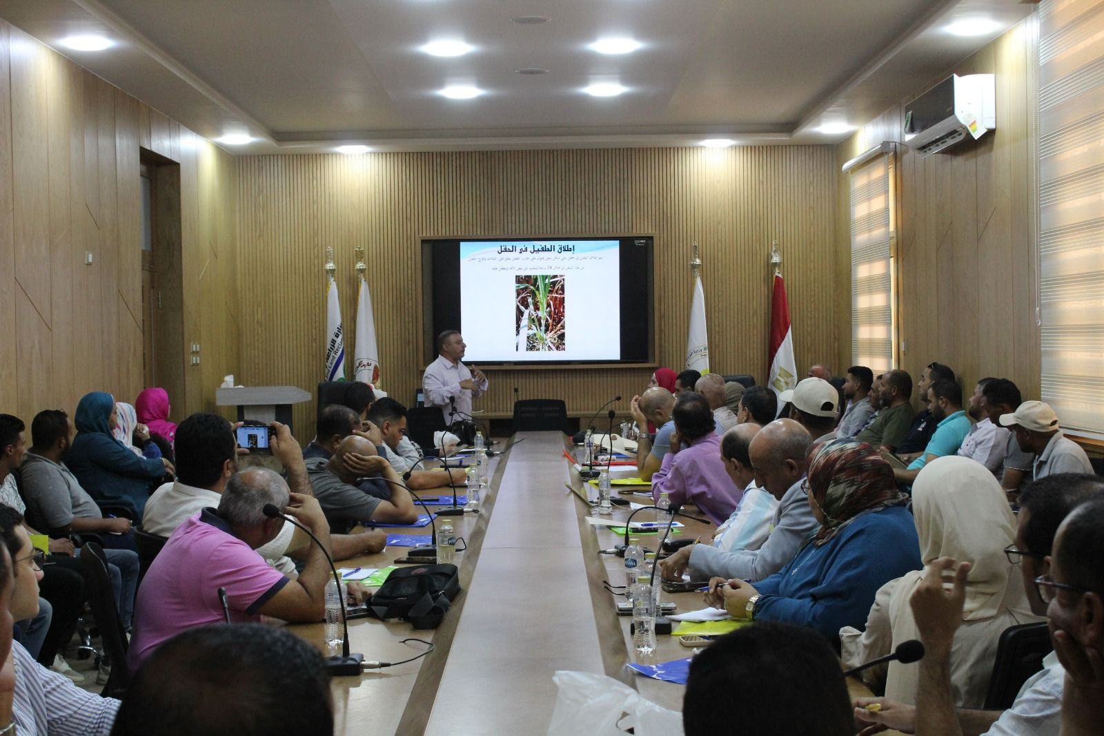 "الزراعة" تواصل دعم الزراعة الذكية.. تدريب كوادر جديدة على تقنيات المكافحة الحيوية وإدارة الآفات - الخليج الان