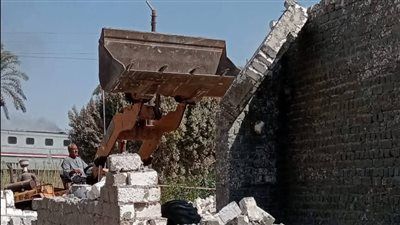 محافظة الجيزة تزيل تعديات على الأراضي الزراعية بمركزي البدرشين ومنشأة القناطر - الخليج الان