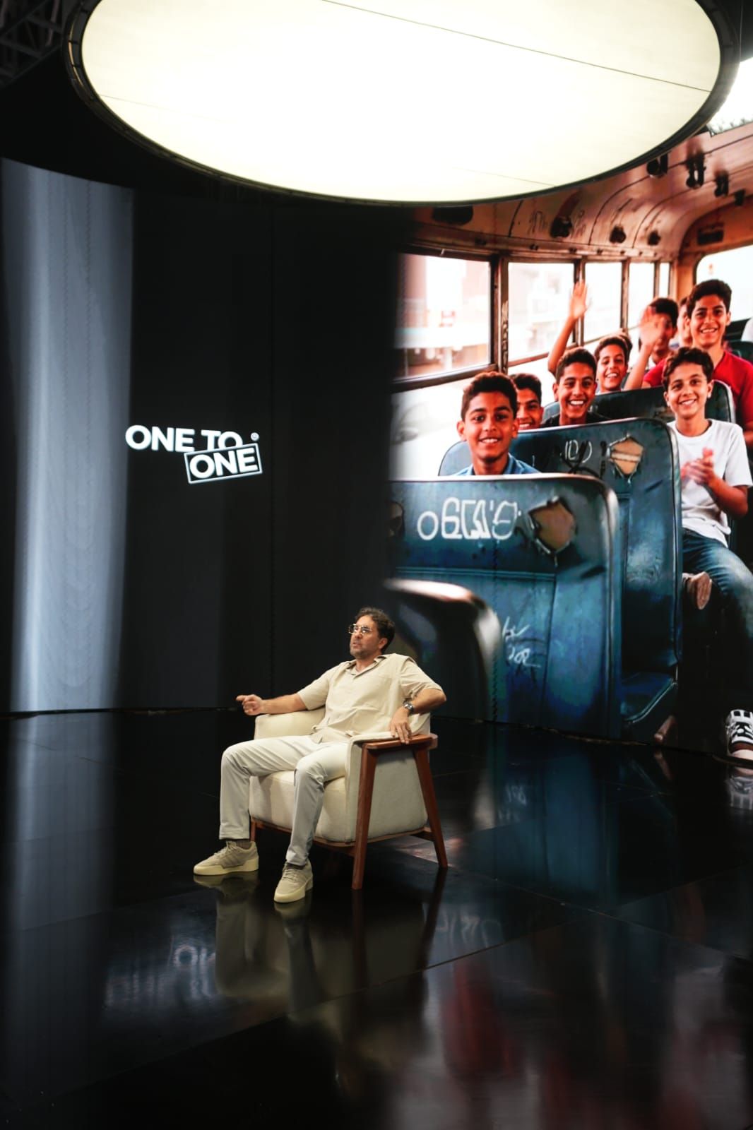 لأول مرة بالشرق الأوسط.. إطلاق برنامج وان تو وان بالذكاء الاصطناعي ويسرا أبرز الضيوف - الخليج الان