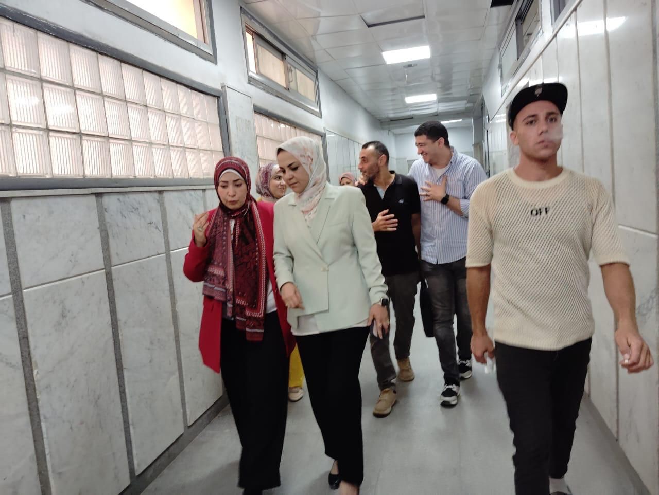 وكيلة وزارة الصحة بالفيوم تتفقد لجان الكشف الطبي على مرشحي مجلس النواب - الخليج الان