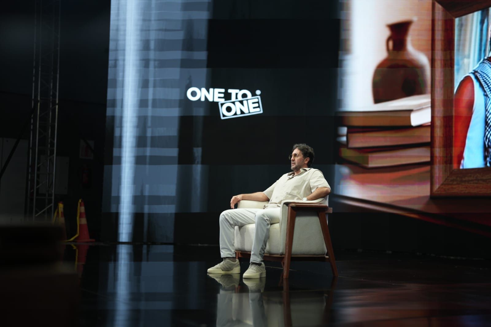 لأول مرة بالشرق الأوسط.. إطلاق برنامج وان تو وان بالذكاء الاصطناعي ويسرا أبرز الضيوف - الخليج الان