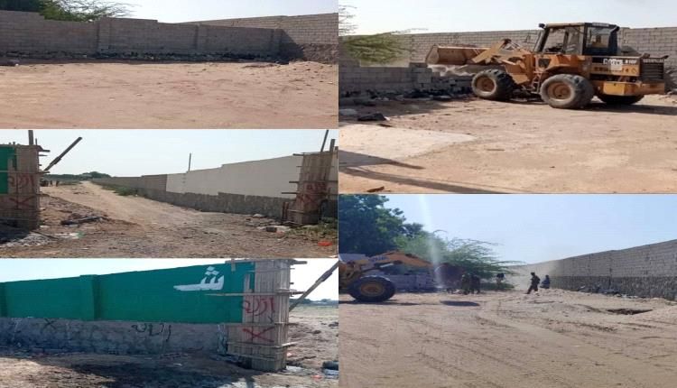 وحدة حماية الأراضي عدن تطارد مسلحين بعد إزالة إستحداث في شارع رئيس