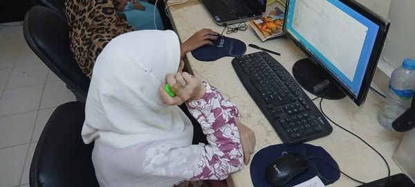 تواصل فعاليات تدريب الخريجين ضمن برنامج "IT Professional" بمدينة القصير - الخليج الان