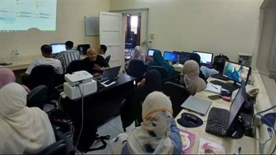 تواصل فعاليات تدريب الخريجين ضمن برنامج "IT Professional" بمدينة القصير - الخليج الان