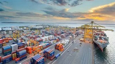 ارتفاع الصادرات إلى 3.7 مليار دولار وتراجع الواردات بنسبة 2.4% - الخليج الان