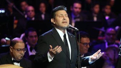 في ذكرى نصر أكتوبر.. هاني شاكر يغني "وأنت ماشي في مصر" - الخليج الان