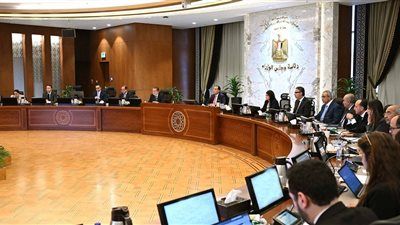 رئيس الوزراء يترأس اجتماع المجموعة الوزارية الاقتصادية - الخليج الان