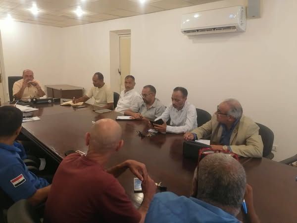 اجتماع برئاسة رئيس مدينة مرسى علم لمناقشة استعدادات المدينة لانتخابات مجلس النواب ٢٠٢٥ - الخليج الان