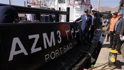 الفريق أسامة ربيع يشهد تدشين القاطرتين "عزم ٣" و"عزم ٤" خلال جولته بمصنع مصر لبناء القاطرات - الخليج الان