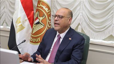 العمل: تنفيذ صارم لقانون العمل الجديد.. والتفتيش على 1035 منشأة وتحرير 7000 محضر بأقل من شهر - الخليج الان