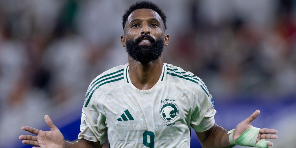 السعودية تتقدم على إندونيسيا في الشوط الأول